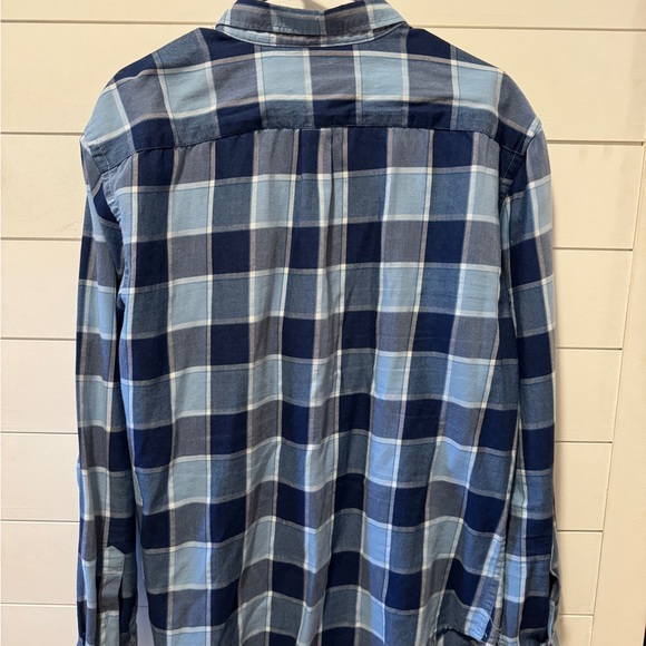 Old Navy Men's Navy and Light Blue Plaid Shirt - Picture 3 of 3
